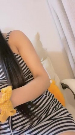 撸管推荐！极品 小妮子又来啦【娅儿】巨乳翘臀~道具狂震 截图7