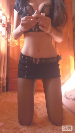 极品爆乳软妹纸原来是茜公举殿下之黑丝女警制服诱惑 完美S身材 极致超诱惑 截图12