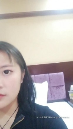 超级清纯极品良家妹 首次下海黄播纪实，粉穴美乳让男友尽情玩弄 截图1