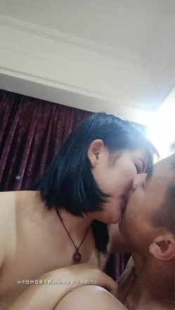 超级清纯极品良家妹 首次下海黄播纪实，粉穴美乳让男友尽情玩弄 截图12