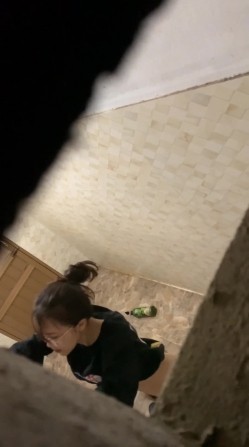 四月最新流出【私密群第31季】 ️高端私密群内部福利31美女如云 截图16