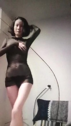 风韵犹存 ️-38岁人妻- ️ 阿姨很色，骚骚的下体掰开等你来舔 截图9