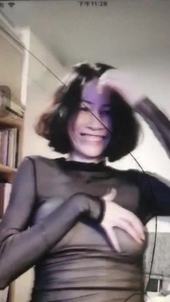 风韵犹存 ️-38岁人妻- ️ 阿姨很色，骚骚的下体掰开等你来舔 截图16