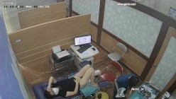 《妇产科监控破解》多位美女少妇张开大腿让医生又抠又摸检查阴道 截图3