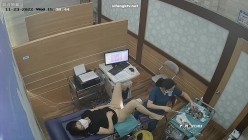 《妇产科监控破解》多位美女少妇张开大腿让医生又抠又摸检查阴道 截图8