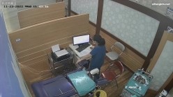 《妇产科监控破解》多位美女少妇张开大腿让医生又抠又摸检查阴道 截图16