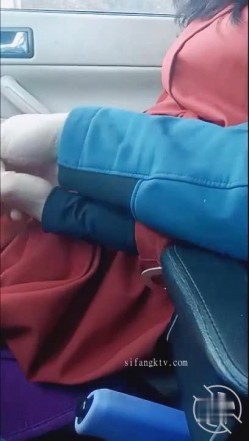 乱伦网站 超牛大神带坏兄弟乱伦小表妹+ 乱伦 极品教师大姨子后续2带着大姨子车震 截图1
