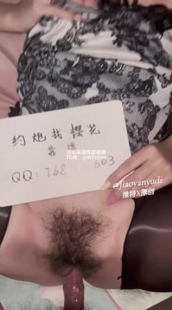 极品丝袜淫妻，夫妇原创性爱记录「寻欢作乐」近期的一些淫妻口交黑丝油亮肉丝肥臀 截图6