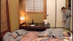 MRSS-096 寝取られ子作り旅行 僕と妻の赤ちゃんを授かるために排卵日を狙って来たら、男子大学生たちに妻が寝取られて中出しされまくった 羽生アリサ 截图2