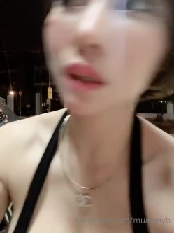 泰国轻熟人妻型巨乳网黄御姐「Muaymyb」露脸大尺度私拍 风骚露出男女通吃多穴满足 截图11