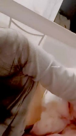 最美哺乳期宝妈【哺乳期】为了生活下海~直播挤乳汁!湿哒哒，小少妇颇有几分姿色 截图1