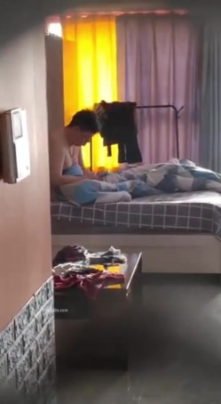 【极品稀缺 ️猫眼偷拍】超刺激猫眼偷窥酒店情侣造人啪啪做爱 叫声淫荡 不一样的视觉体验 比酒店偷拍更刺激 情侣篇 截图3