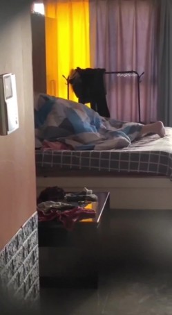 【极品稀缺 ️猫眼偷拍】超刺激猫眼偷窥酒店情侣造人啪啪做爱 叫声淫荡 不一样的视觉体验 比酒店偷拍更刺激 情侣篇 截图6