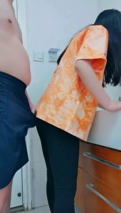 妻女共侍一夫 人生赢家大神【弟大物勃】母女花同床共枕！露脸极品颜值超顶身材 截图1