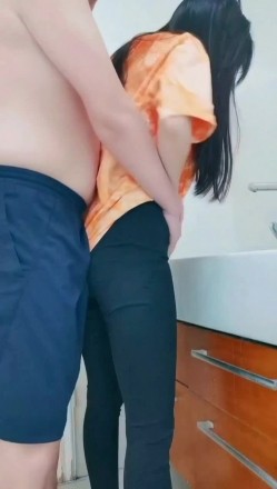 妻女共侍一夫 人生赢家大神【弟大物勃】母女花同床共枕！露脸极品颜值超顶身材 截图2