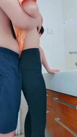 妻女共侍一夫 人生赢家大神【弟大物勃】母女花同床共枕！露脸极品颜值超顶身材 截图3