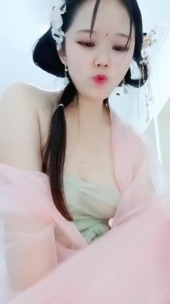 薄纱古装少妇，【少妇媚女】，还在哺乳期，有点儿涨奶，又白又大的美桃子，逼逼粉皮肤好太诱人了 截图1