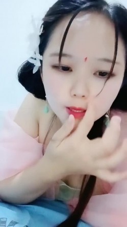 薄纱古装少妇，【少妇媚女】，还在哺乳期，有点儿涨奶，又白又大的美桃子，逼逼粉皮肤好太诱人了 截图9