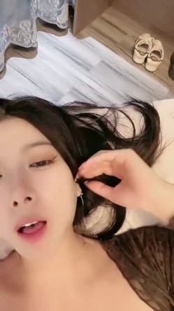 极品车模美女下海！3小时激情操逼！特殊视角猛怼骚穴，骑乘位爆操扣菊花，第一视角后入，小穴湿哒哒 截图15