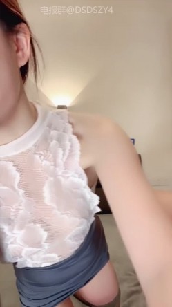 ️七彩主播【安小然】丝袜小姨子勾引姐夫口交骑乘啪啪 截图8