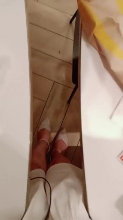 【贼猫猫】，新鲜出炉，长沙万达广场，小少妇逼里塞跳蛋，湿漉漉逛商场，精彩刺激 截图13