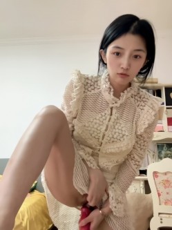 清纯绝美反差婊紫薇吃鸡让人欲罢不能 截图1