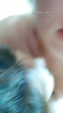 正在睡觉的小姐姐被我撩起来搞一搞，挠他脚心吃她奶子玩她逼，看见我硬硬的鸡巴瞬间没有睡意，爆草抽插浪叫续 截图10