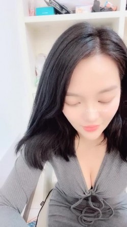 新人御姐！奶子超大~超漂亮~【大姐姐】道具狂喷水 截图2