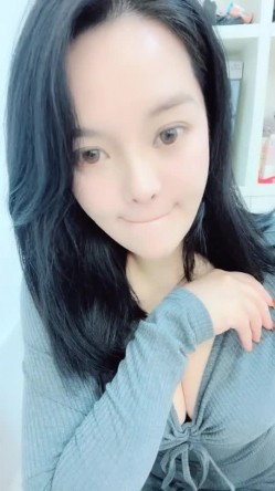 新人御姐！奶子超大~超漂亮~【大姐姐】道具狂喷水 截图3