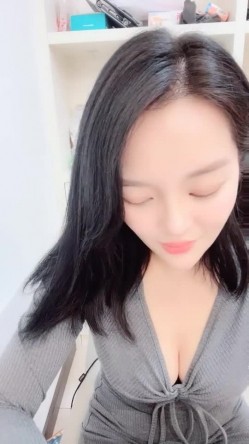 新人御姐！奶子超大~超漂亮~【大姐姐】道具狂喷水 截图5
