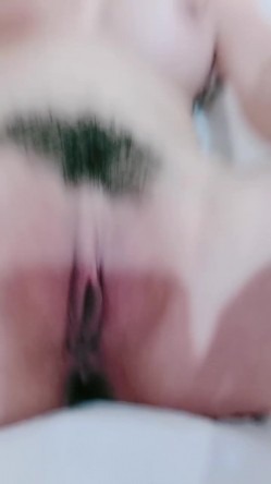 御姐范爆乳女神！带上眼镜更有味！大尺度激情自慰，黑丝高跟鞋假屌爆插，爽的淫水直流 截图12