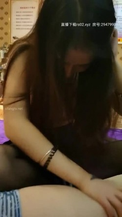 超漂亮的老技师培训新来的美女技师 新来的被美容院部长先开发了 截图5