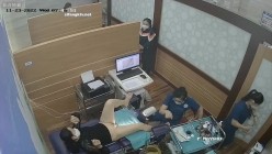 《妇产科监控破解》多位美女少妇张开大腿让医生又抠又摸检查阴道 截图2