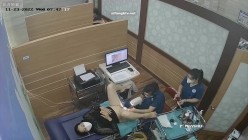 《妇产科监控破解》多位美女少妇张开大腿让医生又抠又摸检查阴道 截图4