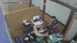 《妇产科监控破解》多位美女少妇张开大腿让医生又抠又摸检查阴道 截图5