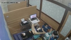 《妇产科监控破解》多位美女少妇张开大腿让医生又抠又摸检查阴道 截图11