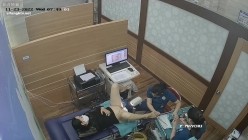 《妇产科监控破解》多位美女少妇张开大腿让医生又抠又摸检查阴道 截图12