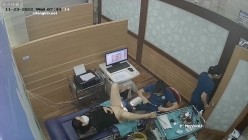《妇产科监控破解》多位美女少妇张开大腿让医生又抠又摸检查阴道 截图13