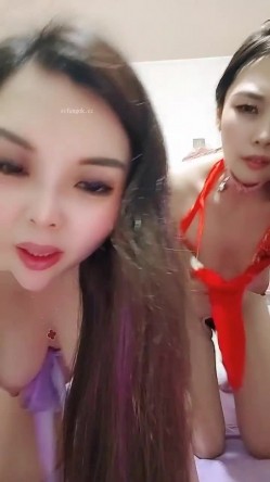 【骚母狗组合】两个嫂子共侍一夫 你争我抢 如狼似虎 喜欢熟女的不要错过 截图13