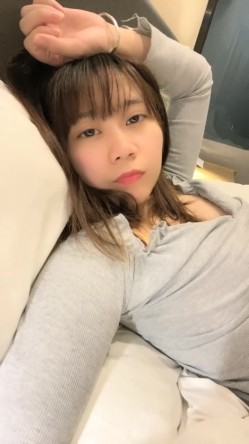 美少女，强烈推荐，【乔公主】校花女神~!清纯可爱~沐浴~抠逼掰穴~流白浆~喷鼻血，刺激 截图4