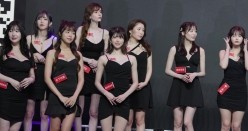 台北国际成人展真实现场 旋转女优抖奶热舞 截图8