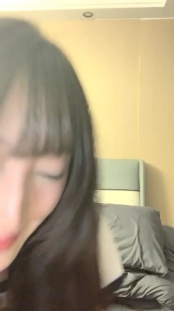 【0咕噜0】近期全网下海最极品青春漂亮的女神，偶像明星般的9分顶级颜值，大大的眼睛炯炯有神 高挑的身材 截图2