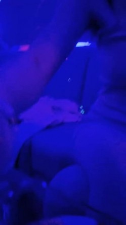 【狐狸不是妖啊】宝马御姐 与金主楼道露出野战 户外车震 双女自慰道具爆浆 截图6