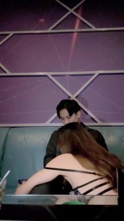 【狐狸不是妖啊】宝马御姐 与金主楼道露出野战 户外车震 双女自慰道具爆浆 截图16
