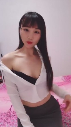 新晋女神下海！【小浣熊】兼职黄播自慰，跳蛋震肛门，喜欢享受菊花被刺激的感觉 截图3