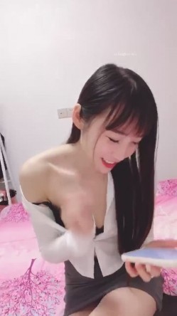 新晋女神下海！【小浣熊】兼职黄播自慰，跳蛋震肛门，喜欢享受菊花被刺激的感觉 截图8
