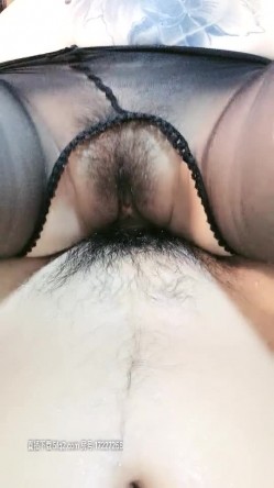 喷水女王挑战全网黑丝情趣露脸颜值不错就是水多，跟大哥激情啪啪还自慰，各种体位爆草淫水喷湿大鸡巴刺激 截图11