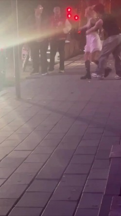 网曝门事件 河北捞女出轨，男友当街大骂“骚逼” 捞女气急败坏疯狂的骂还脱裤子露逼让来操 截图15