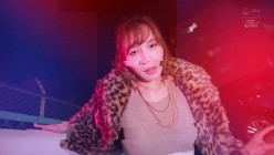 JUFE-515 えっ？こんな場所で！？美ボディを露出する逆ナンパ痴女のM男くん狩り強●射精 天川そら 截图9