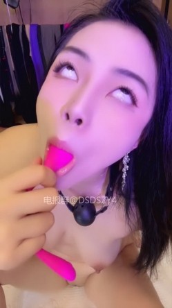 ️骚妇眼镜御姐【极品无底洞】重口调教炮机肛插翻白眼 久违啪啪大秀 截图2